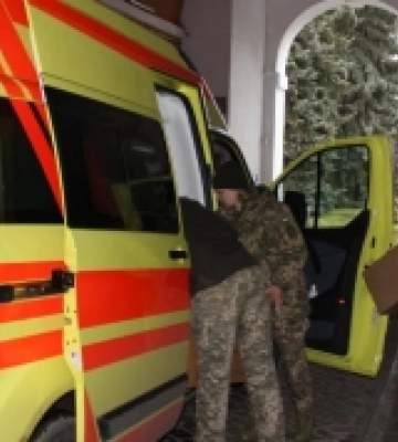 Дубно: благодійники передали  військовим медикаментів на мільйон гривень