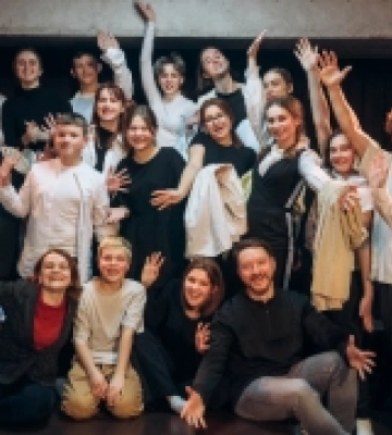 Актори луцької студії «ДогориДриґом» долучилися до збору на десять дронів для ЗСУ. ФОТО
