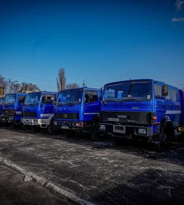 Автопарк миколаївських рятувальників поповнився спеціальною та пожежною технікою