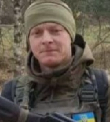 У Вараш прямує траурний кортеж із тілом загиблого захисника
