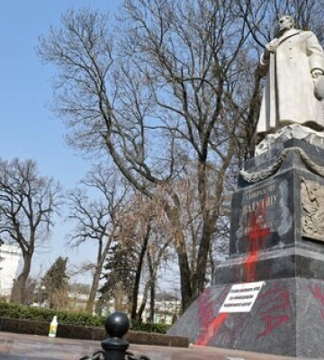 Мінкульт радить київській мерії демонтувати пам’ятник Ватутіну