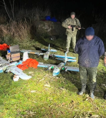 Прикордонникам Херсонського загону передадуть три безпілотники, перехоплені у контрабандистів
