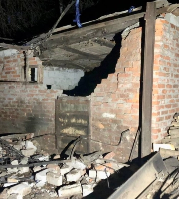 Військові РФ кілька разів поспіль атакували Мирівську громаду Дніпропетровщини, випустили з півсотні снарядів. ФОТО