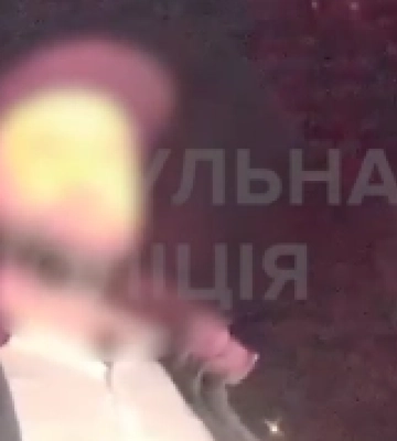 На проспекті Відродження нетверезий водій їхав в темряві з вимкненими фарами