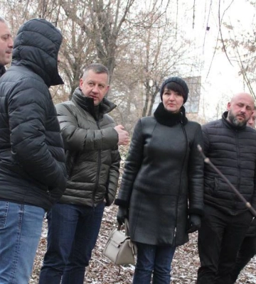 У Рівному розчищають рекреаційні зони на вулиці Степана Бандери