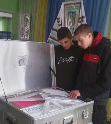 На Рівненщину надійшли набори для шкільних укриттів від ЮНІСЕФ