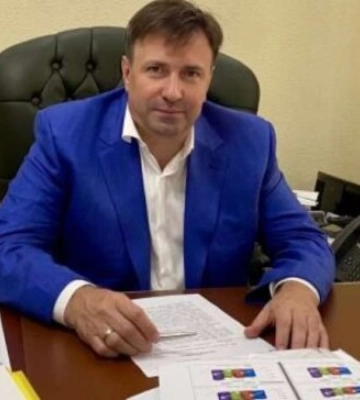 "Ездит на Bentley и имеет недвижимость в ОАЭ: волонтер просит Зеленского обратить внимание на кадр Януковича в ГТС Руслана Черкасского "Ездит на Bentley и имеет недвижимость в ОАЭ: волонтер просит Зеленского обратить внимание на кадр Януковича в ГТС Руслана Черкасского