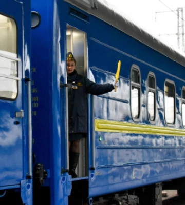Найповільніший поїзд України їхатиме ще на годину довше