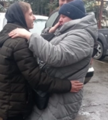 На Рівненщині зустрілися матір з окупованого Бахмута і син-підліток