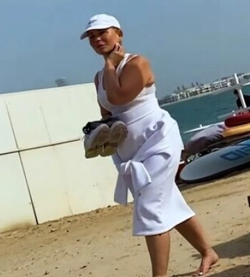 Нардепа Юлию Тимошенко заметили на пляже в Дубае: видео