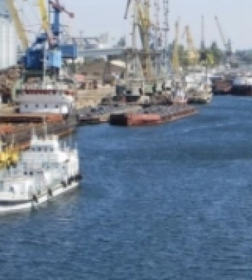 В порту Херсон залишаються 14 торгових суден - ЦТС