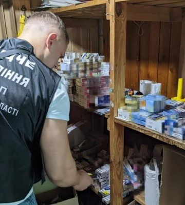 У Рівному іноземець організував бізнес на цигарках: злочинну групу судитисуть