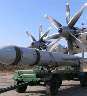 Ракету Х-55 с имитатором ядерной боевой части сбили под Киевом, а Х-101 россияне начали маскировать, - Defense Express. ФОТО