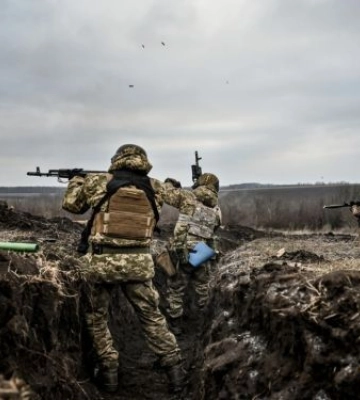 Бійці, що працюють за Запорізькому напрямку, готуються штурмувати позиції ворога - фото