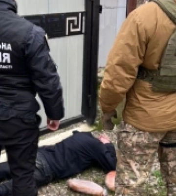 На Закарпатті поліція затримала пару співмешканців за торгівлю наркотиками у одному з районів області