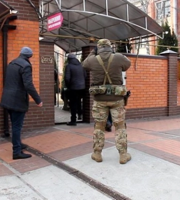 СБУ обшукує будинок голови Сумської облради - ЗМІ СБУ обшукує будинок голови Сумської облради - ЗМІ