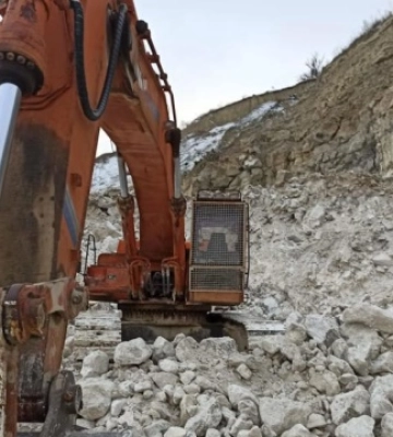 Гендиректор окупаційного підприємства в Криму отримав підозру за незаконний видобуток вапняку