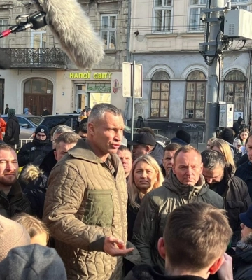 Кличко: Атрошенка хочуть позбавити повноважень, які надала йому громада