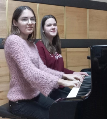 Піаністки із Полтавщини здобули перемогу у міжнародному конкурсі