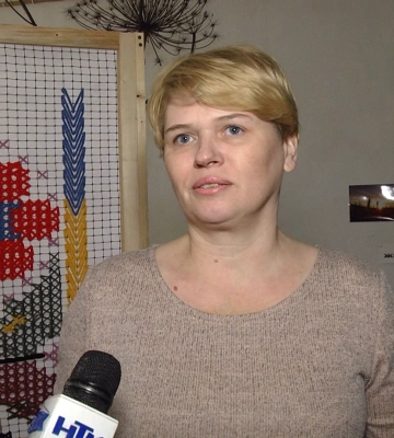 У Коломиї відкрили виставку текстилю майстрині Олени Федосюк (відео)