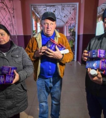 Запорізькі шелтери, в яких мешкають переселенці, отримали гуманітарну допомогу - фото