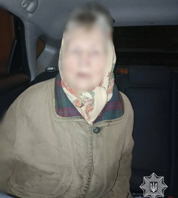 У Рівному патрульні допомогли літній жінці дістатися додому