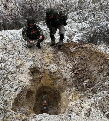 Взрывотехники уничтожили в Киевской области российские снаряды. Видео