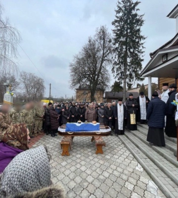 Без батька залишились троє синів: на Волині попрощалися із Героєм Русланом Степасюком