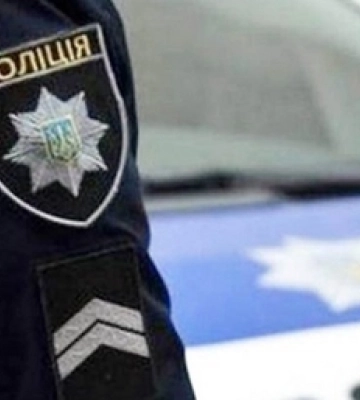 Волинські патрульні допомогли  чоловіку, який у зачиненій квартирі благав про поміч (Відео)