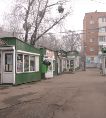Ринок на колекторі у Полтаві: водоканалівці попереджають про небезпеку
