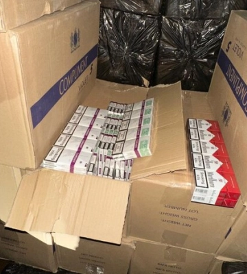 Закарпатські контрабандисти сховали цигарки у газовій автоцистерні