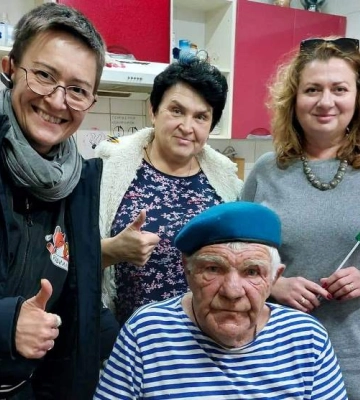 «Ці дивовижні люди на своїх плечах тримають тил». Як живе унікальний запорізький хостел для військових