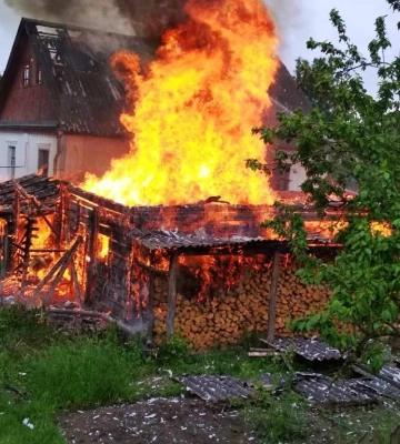 За день на Рівненщині згоріли хлів з поросятами, балкон і будинок