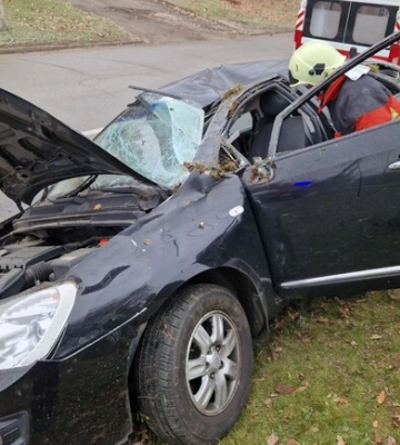 В Запорожье перевернулся автомобиль: пострадал водитель