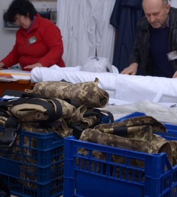 &quot;Шпильки з Борочич&quot;: вчителі із села на Волині шиють військову амуніцію