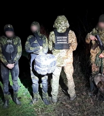 На Закарпатті прикордонники затримали двох «водолазів»
