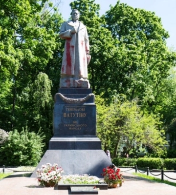 В Киеве снесут памятник Ватутину: подготовка уже началась