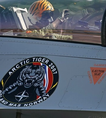 У Пентагоні все більше прихильників ідеї надати Україні F-16 – Politico