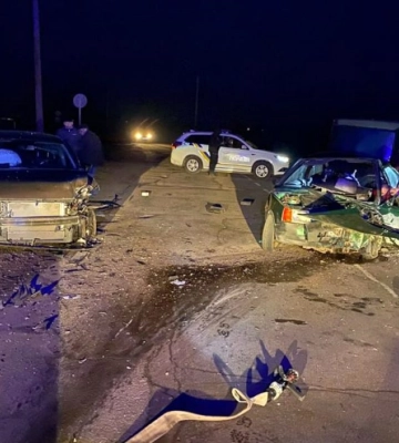 Понівечені авто і постраждалі: подробиці нічної автотрощі на Дніпропетровщині