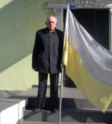 На Волині присвоїли звання почесного громадянина чоловіку, який першим у місті вийшов із синьо-жовтим прапором
