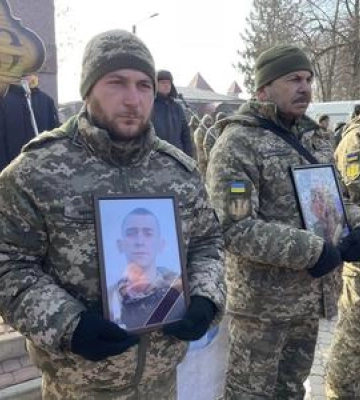 На Полтавщині попрощолися з двома воїнами, які загинули на війні