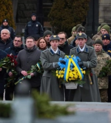 У Львові вшанували пам&#039;ять учасників бою під Крутами, які поховані на Личаківському цвинтарі