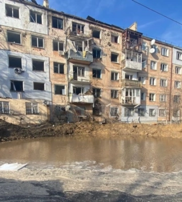 Повредили гражданскую инфраструктуру и жилые дома. В Херсонской области оккупанты обстреляли Бериславский район