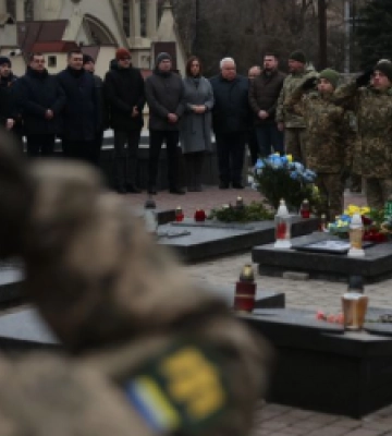 У Львові вшанували пам&#039;ять учасників бою під Крутами, які поховані на Личаківському цвинтарі