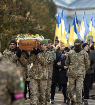 На Полтавщині попрощалися з полеглим Андрієм Скороденко, який загинув у Соледарі
