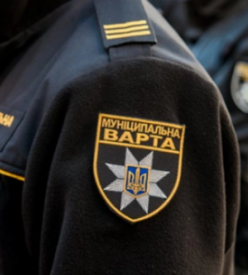 Інспектори у Рівному воюють з вуличною рекламою
