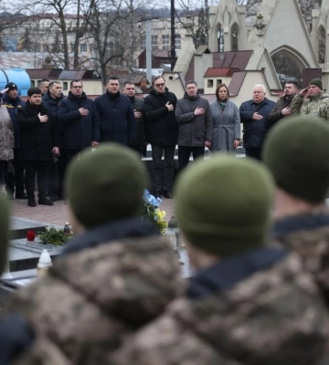 У Львові вшанували пам&#039;ять учасників бою під Крутами, які поховані на Личаківському цвинтарі