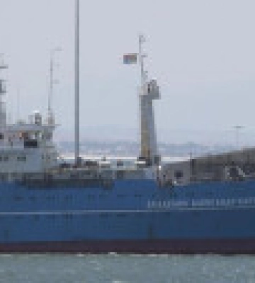 Російське полярне дослідницьке судно пришвартувалося у Кейптауні на тлі протестів