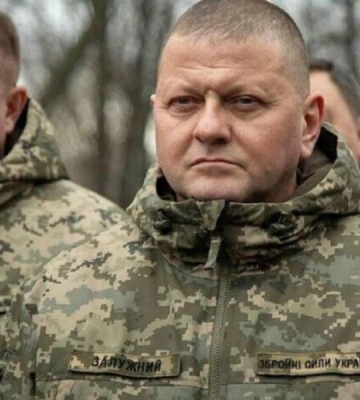 Перші особи держави вшанували Героїв Крут