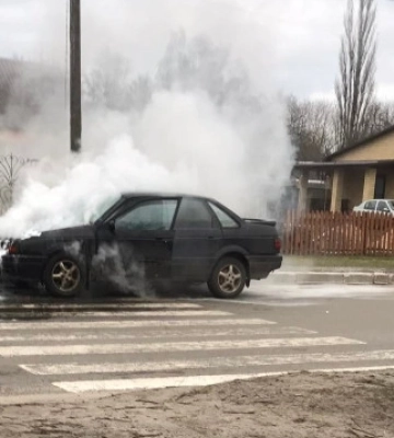 У Рожищі на ходу загорілась машина. ФОТО